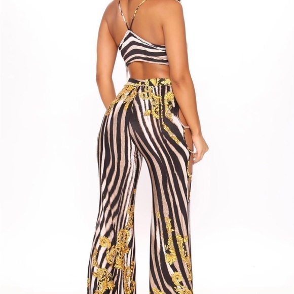 Fashion Nova 2 piece Set Size XL (Cart H-104) - Picture 2 of 3